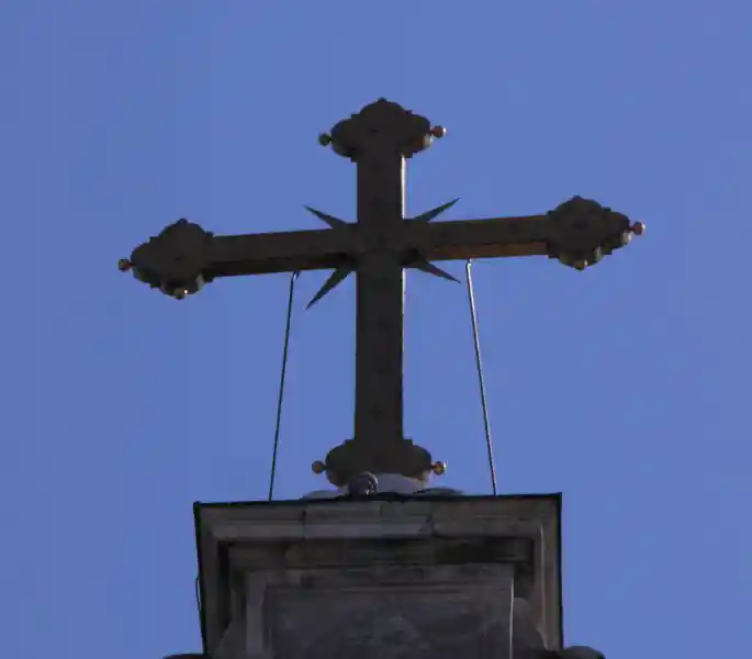 Cross with sun rays